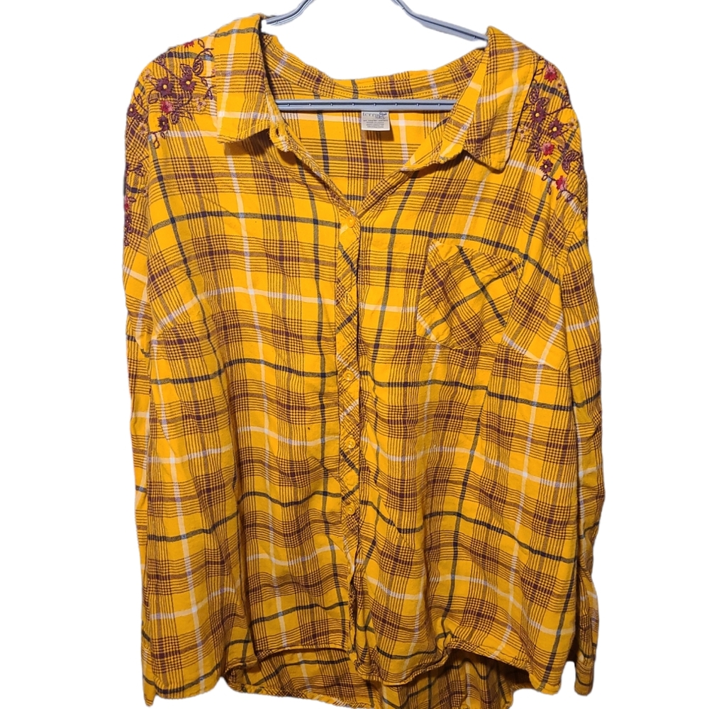 Terra & Sky - 3x - Plaid Button Down Flannel with Embroidery
